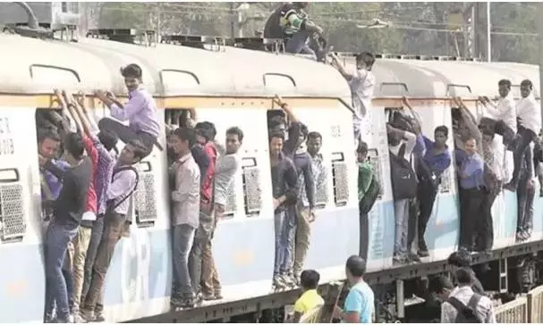 Mumbra Train Accident