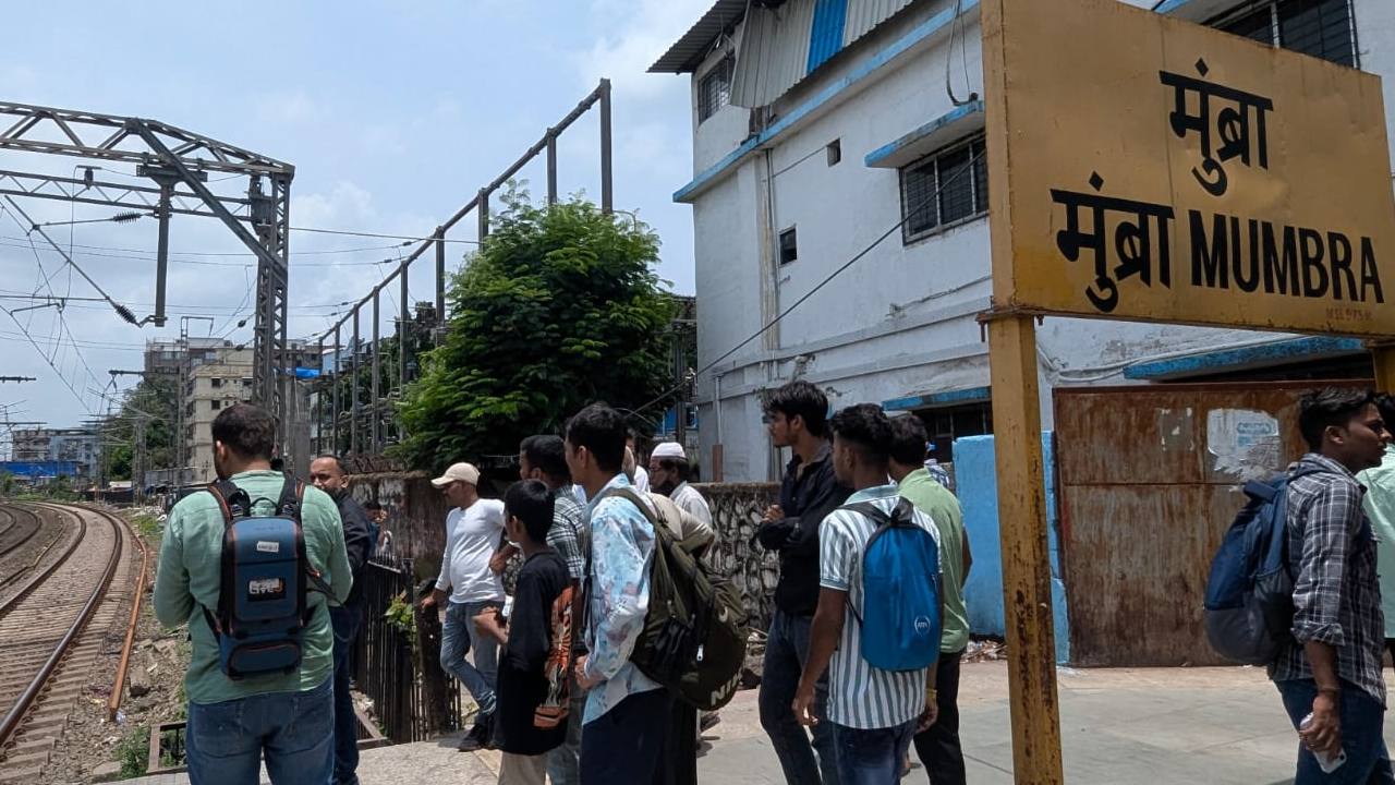 Mumbra Train Accident